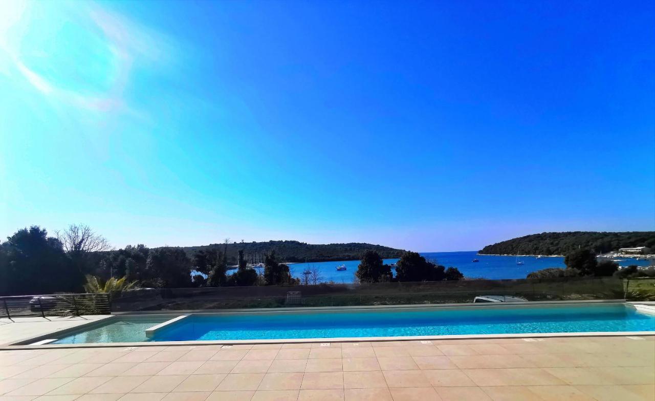 Black Pearl - Luxury Seaside App With Pool & Bbq, Istra Banjole Exterior foto